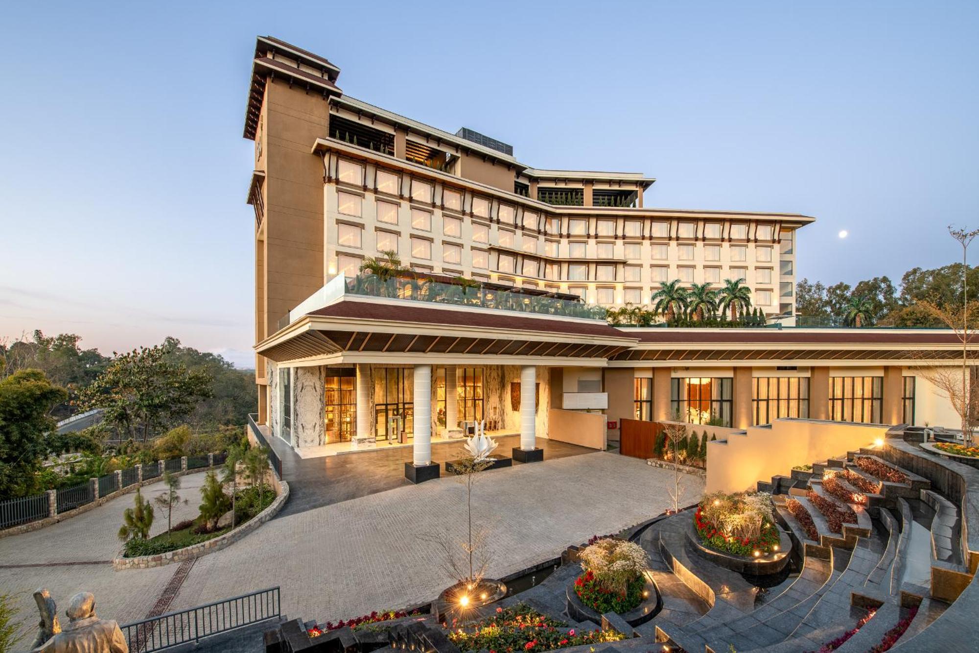 Taj Mussoorie Foothills, Dehradun Hotel Exterior photo